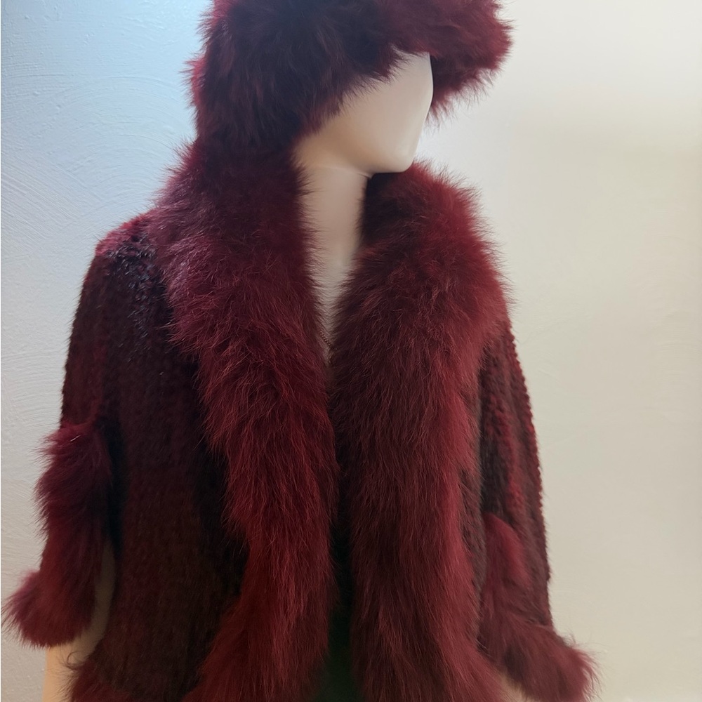 Elegant Burgundy Mink Fur ponchos and hat set - Picture 4 of 7